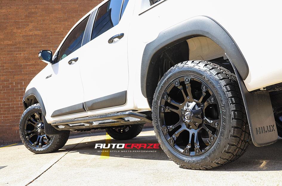 TOYOTA HILUX N80 RUGGED X VAPOR MATTE BLACK